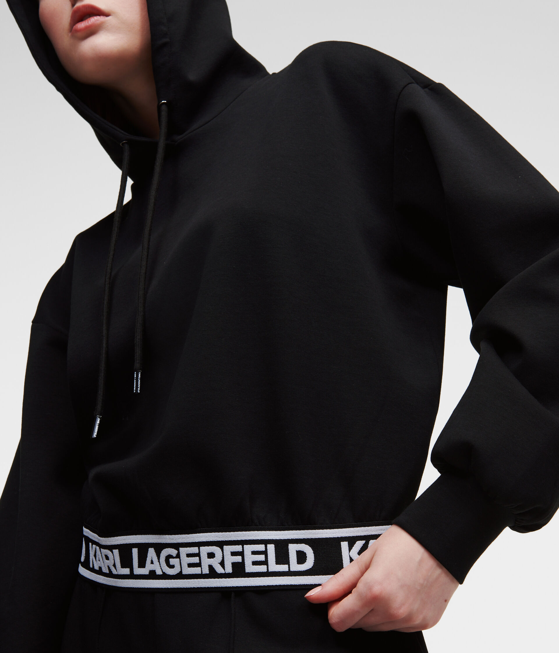 Sudadera Karl Lagerfeld con capucha y logo karl